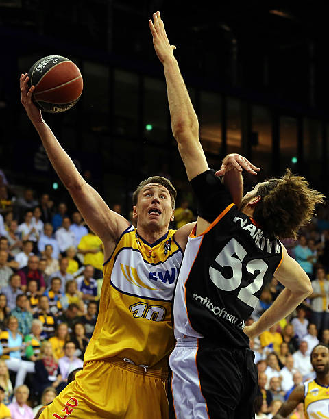 里横空出世 里横空出世