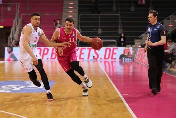 八强争夺战 八强争夺战