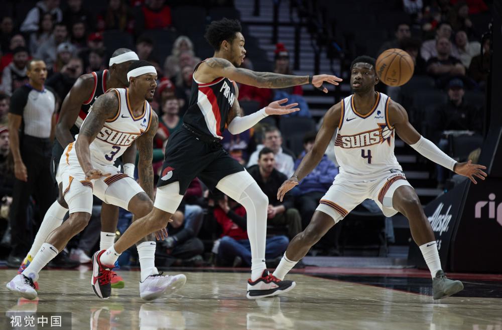 这名前锋凭 这名前锋凭